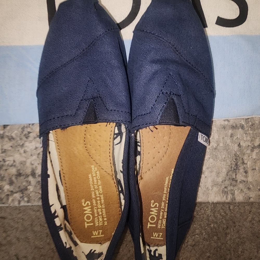 Toms shoes